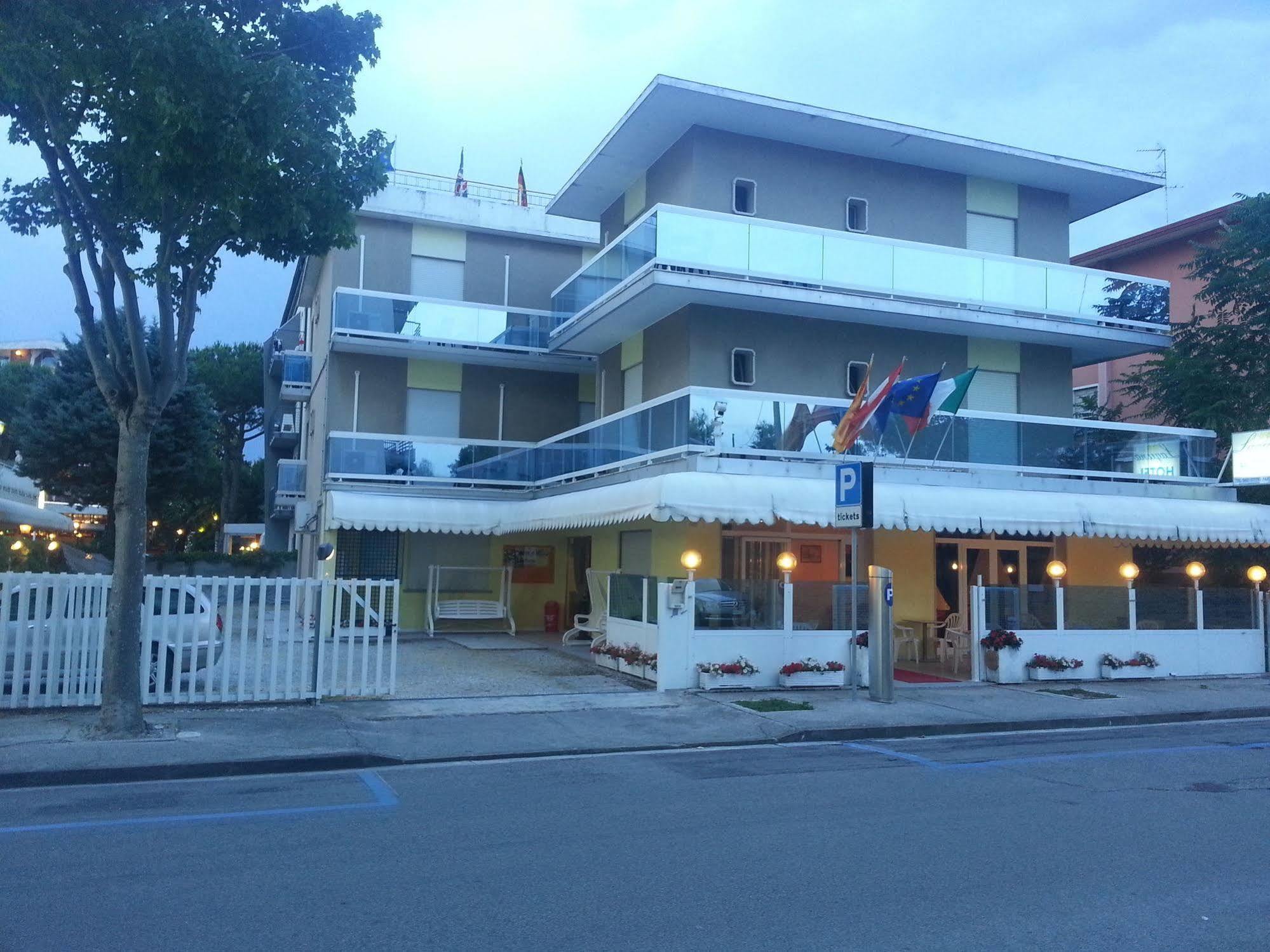 Hotel Laguna Lido di Jesolo Buitenkant foto